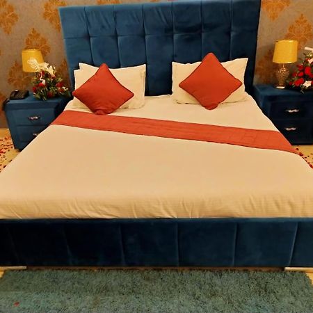 Westin Suites Лахор Стая снимка